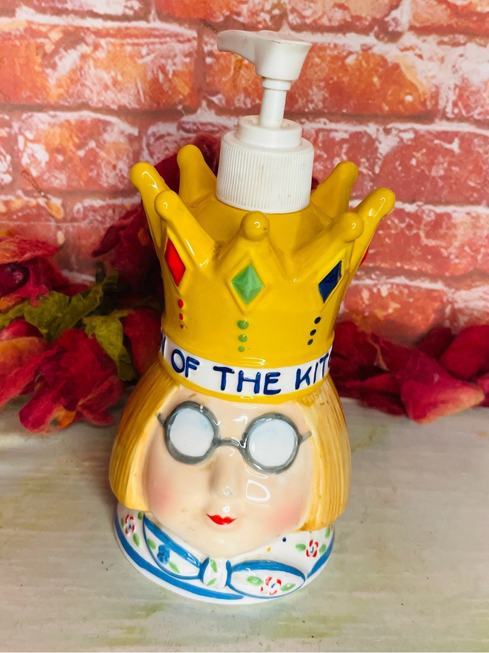 Vintage Y2K MARY ENGELBREIT Soap Lotion Dispenser QUEEN OF THE KITCHEN